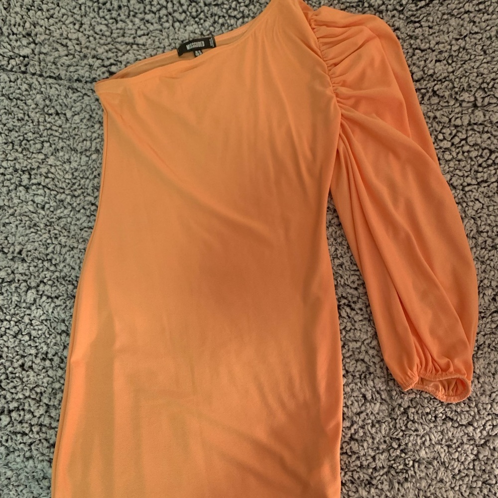 MISSGUIDED peach one shoulder balloon sleeve dress